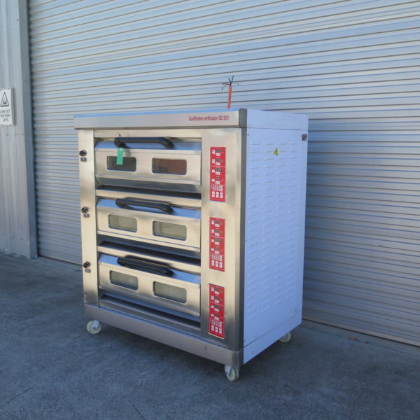 FED 3 Deck Infrared Pizza Oven
