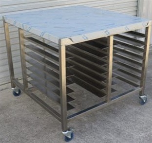 Knockout Bench With Tray Racks