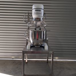 NEW 20 LITRE SINMAG CAKER MIXER WITH BENCH