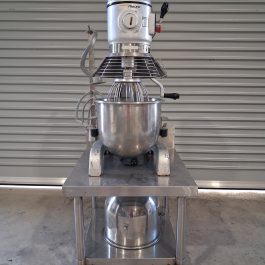 *2ND HAND* 20 LITRE PARAMOUNT CAKE MIXER WITH SCRAPER